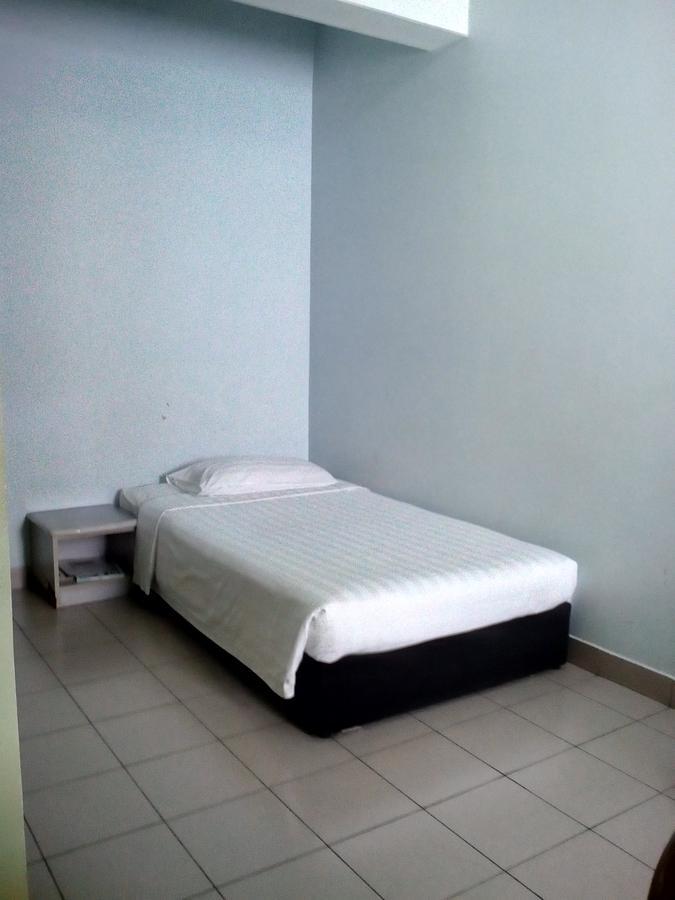 Century Hotel Inanam Кота-Кинабалу Экстерьер фото